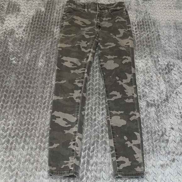 American Eagle N(E)XT LEVEL STRETCH Hi-Rise Jeggings.  Camouflage. Size 2 Short. - Picture 6 of 12